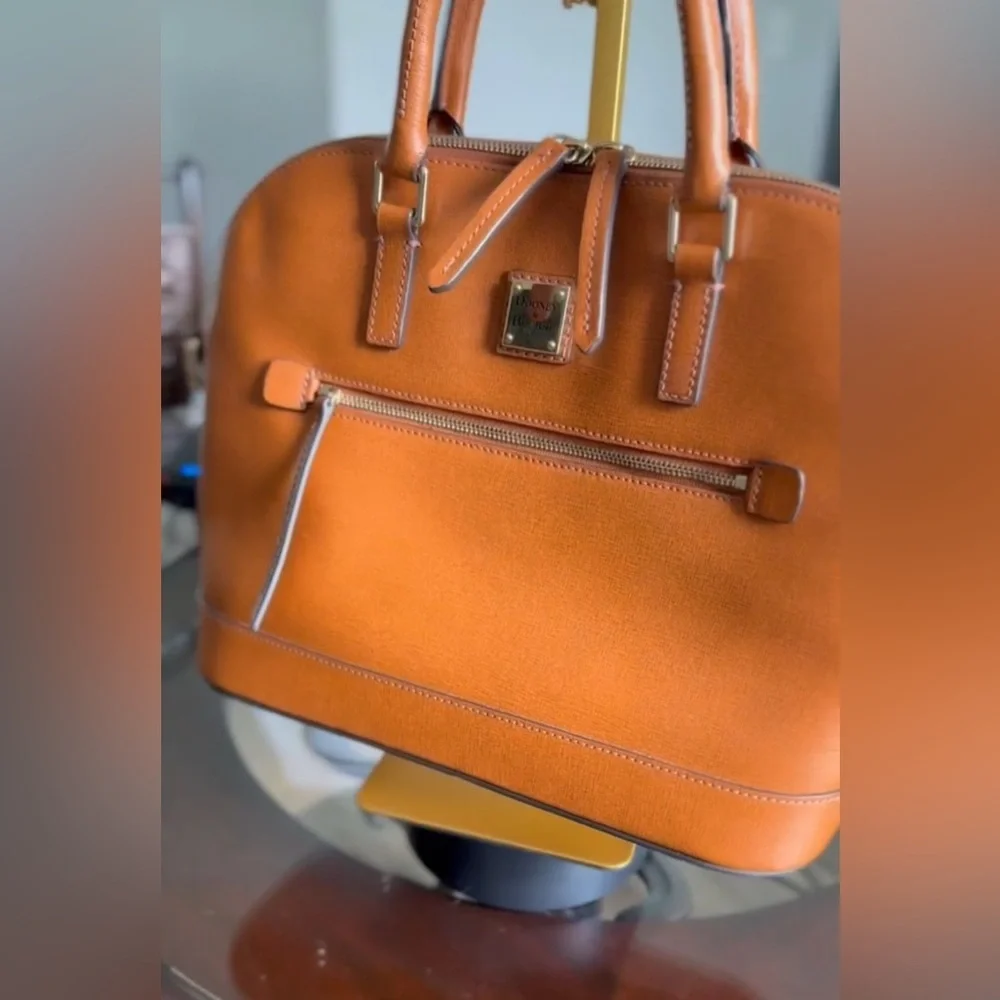 Gorgeous Dooney & Bourke Tan Leather Satchel